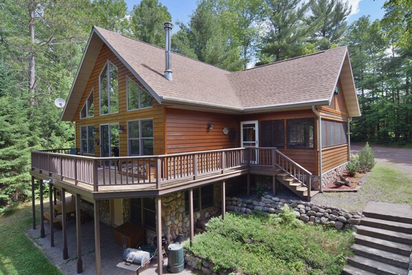 Exterior - Cascade (Clam Lake)