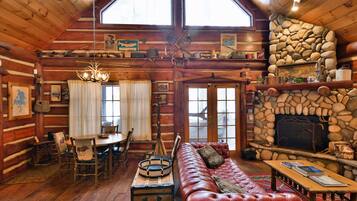 House, Multiple Beds, Jetted Tub | Living room | TV, fireplace