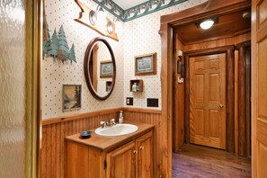 Bathroom - GP Cabin 27 (Hayward)