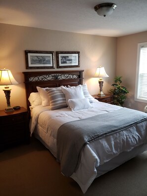 Condo, nhiều giường, ban công, quang cảnh sân golf | 2 phòng ngủ, truy cập Internet không dây miễn phí 