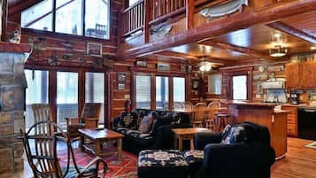 House, Multiple Beds, Jetted Tub | Living room | TV, fireplace