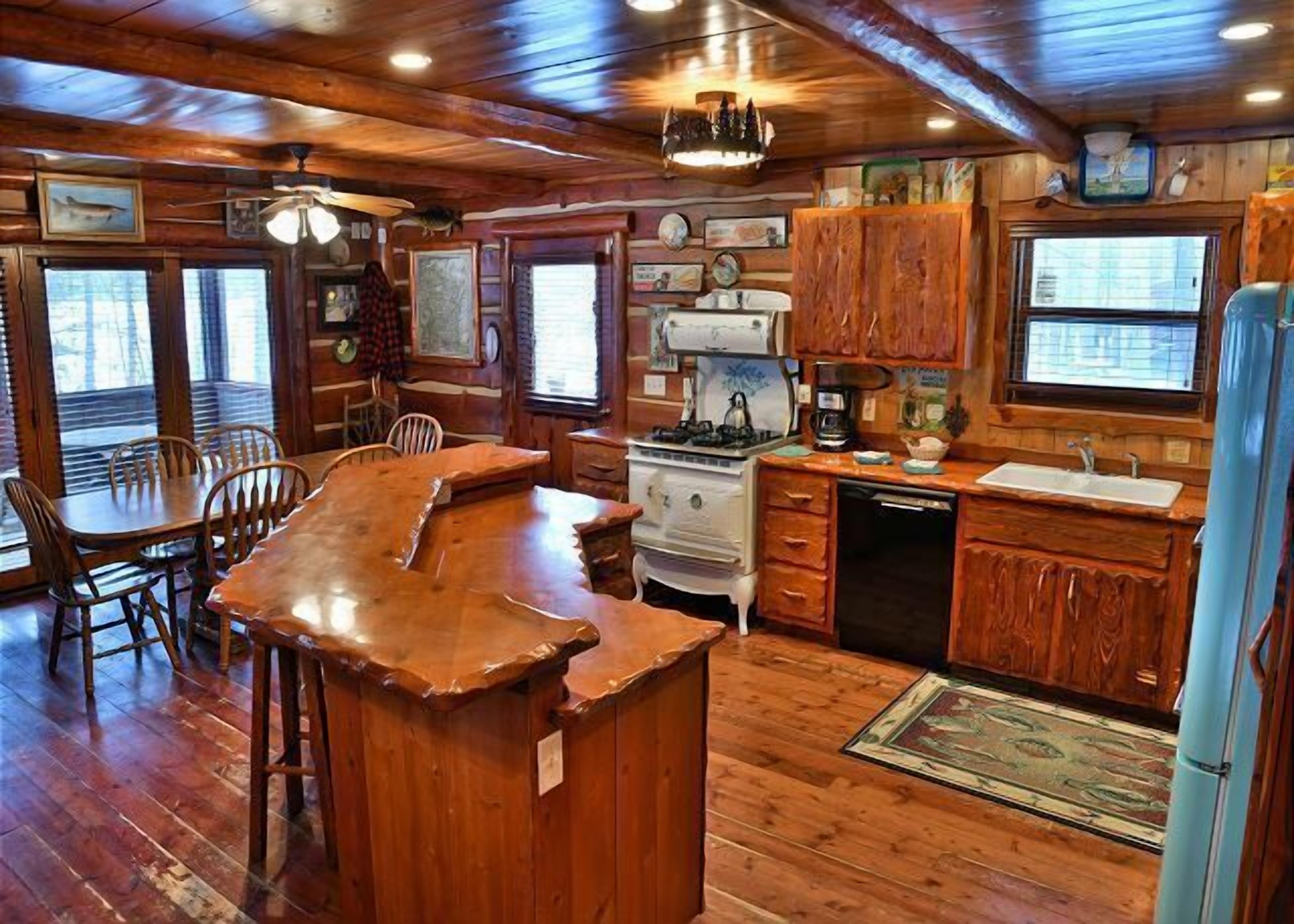 House, Multiple Beds, Jetted Tub | Private kitchen | Fridge, microwave, stovetop, dishwasher