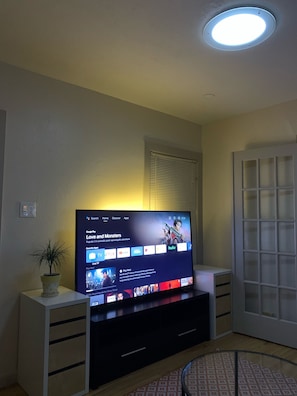 Interior - 125-#4 Downtown cozy upstair one bedroom (San Antonio)