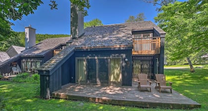 Waitsfield Condo w/ Pool & On-Site Trail Access!