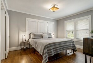 3 soverom, strykejern/-brett, wi-fi og sengetøy