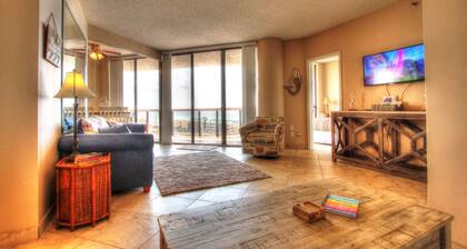 Beach Front Condo with ocean and pool view!!!