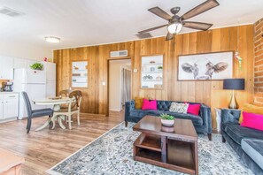 TV, offices - This centrally located 1 bedroom features a full size pool and electric vehicle charging on site. (Tucson)