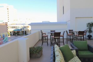 Outdoor dining - Ocean Key Resort Virginia Beach, Virginia (Virginia Beach)