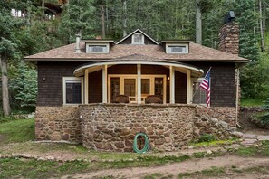 Exterior - Charming, historic, Creekside Cabin nestled at the base of Pikes Peak in Cascade (Cascade,)