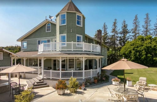 Post-Victorian with Private Pool & Sprawling Grounds, Near Wedding Venues.