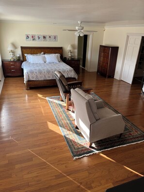 5 Schlafzimmer, Schreibtisch, Bügeleisen/Bügelbrett, kostenloses WLAN