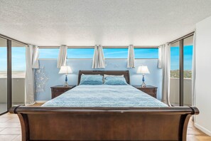 3 makuuhuonetta, silitysrauta/-lauta, ilmainen Wi-Fi, vuodevaatteet