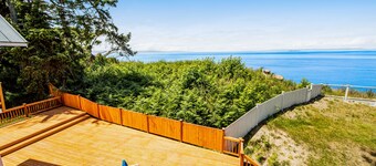 Oceanview Home with High-Speed WiFi, Washer/Dryer, & Gas Fireplaces