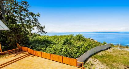 Oceanview Home with High-Speed WiFi, Washer/Dryer, & Gas Fireplaces