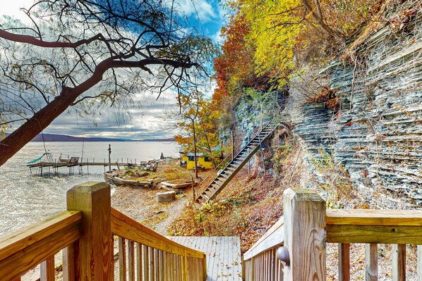 Property grounds - Lakefront contemporary gem with decks, lake views & pebble beach (Dundee)