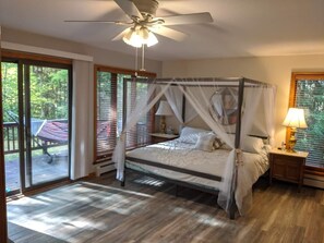 5 bedrooms, iron/ironing board, free WiFi, bed sheets