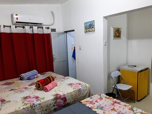 Laptop workspace, iron/ironing board, free WiFi, bed sheets - Lar Recife Olinda - Casa Inteira (Recife)