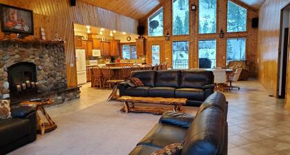 Huge Cabin - Great for Families and Group