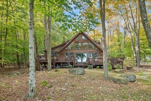 Exterior - Lakefront Poconos,   Early check in late check out during winter months. (Gouldsboro)