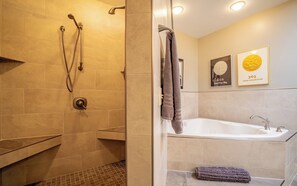 Bathtub, hair dryer, towels - Clearwater Penthouse- Couples Retreat with gas fireplace, balcony, spa like bathroom (Cody)