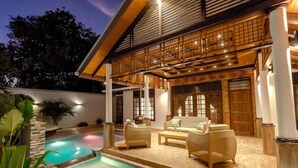 Luxury Villa With Pool | テラス / パティオ