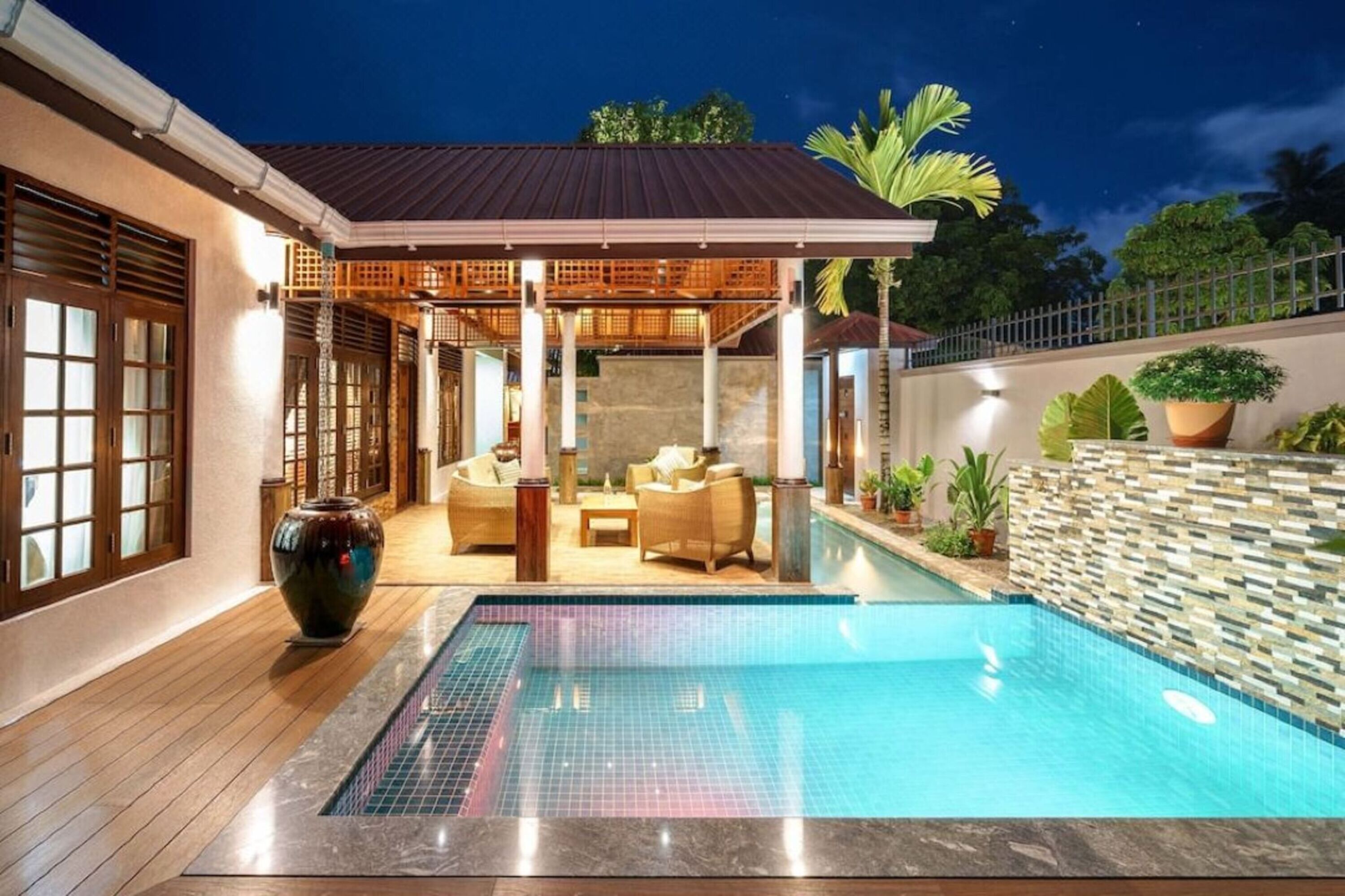 Outdoor pool, pool umbrellas, pool loungers