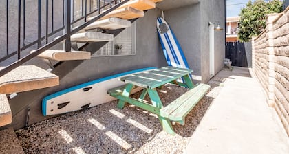 Convenient dog-friendly condo with free WiFi - right up from the beach