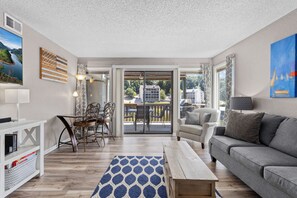 TV, DVD player - Southwood Shores 103-3D - Gorgeous Waterfront Condo!  (Lake Ozark)