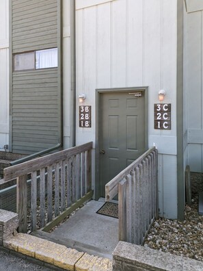 Exterior detail - Southwood Shores 217-2C - Cozy Condo in Great Location! (Lake Ozark)