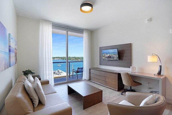 Smart TV, fireplace - Relaxing 2BR Sunsets Over The Water-CS12 (Hollywood)