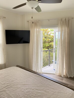 3 bedrooms, iron/ironing board, travel cot, free WiFi