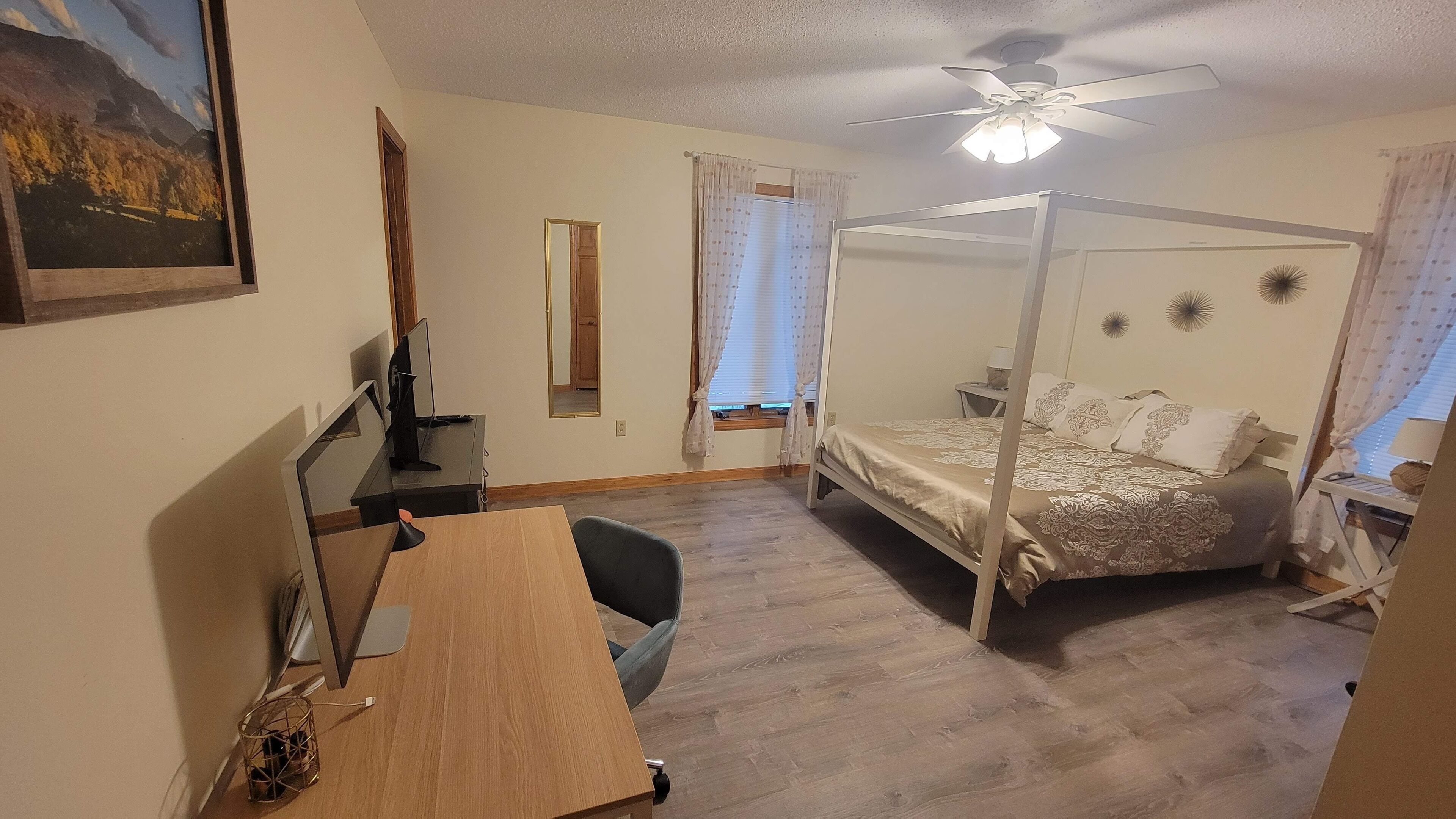 2 bedrooms, in-room safe, iron/ironing board, WiFi (free)