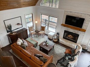 Smart TV, fireplace, foosball, offices - Family Friendly! Sunset + Mtn Views, Fire Pit, Hot Tub, Game Room - Golden TEE! (Morganton)