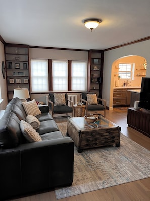 Smart TV, fireplace, books