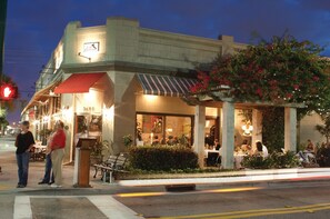 Exterior - Pineapple Upper Deck Guesthouse Near Beaches/Shopping/Dining, Ballparks&Downtwn! (West Palm Beach)