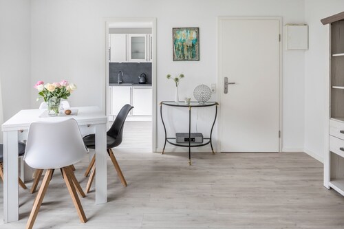 Pet-Friendly Apartment Holly with Wi-Fi & Terrace