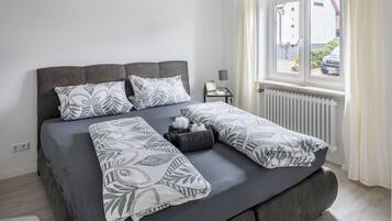 1 habitación, tabla de planchar con plancha, wifi gratis y ropa de cama