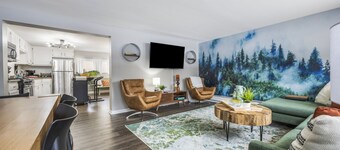  Keyless, KING bd, WIFI, desk, Fox River Bike Trail, near MetraTrain