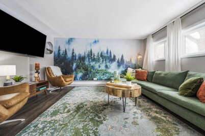  Keyless, KING bd, WIFI, desk, Fox River Bike Trail, near MetraTrain