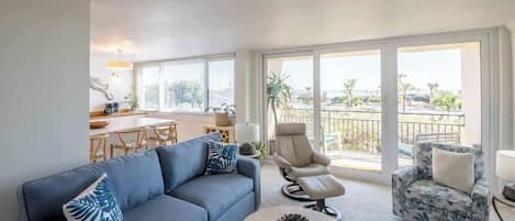 Smart TV, chimenea y reproductor de DVD