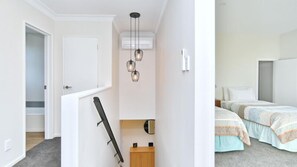 4 chambres, chambres insonorisées, fer et planche à repasser