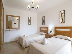 10 chambres, fer et planche Ă repasser, Internet gratuit