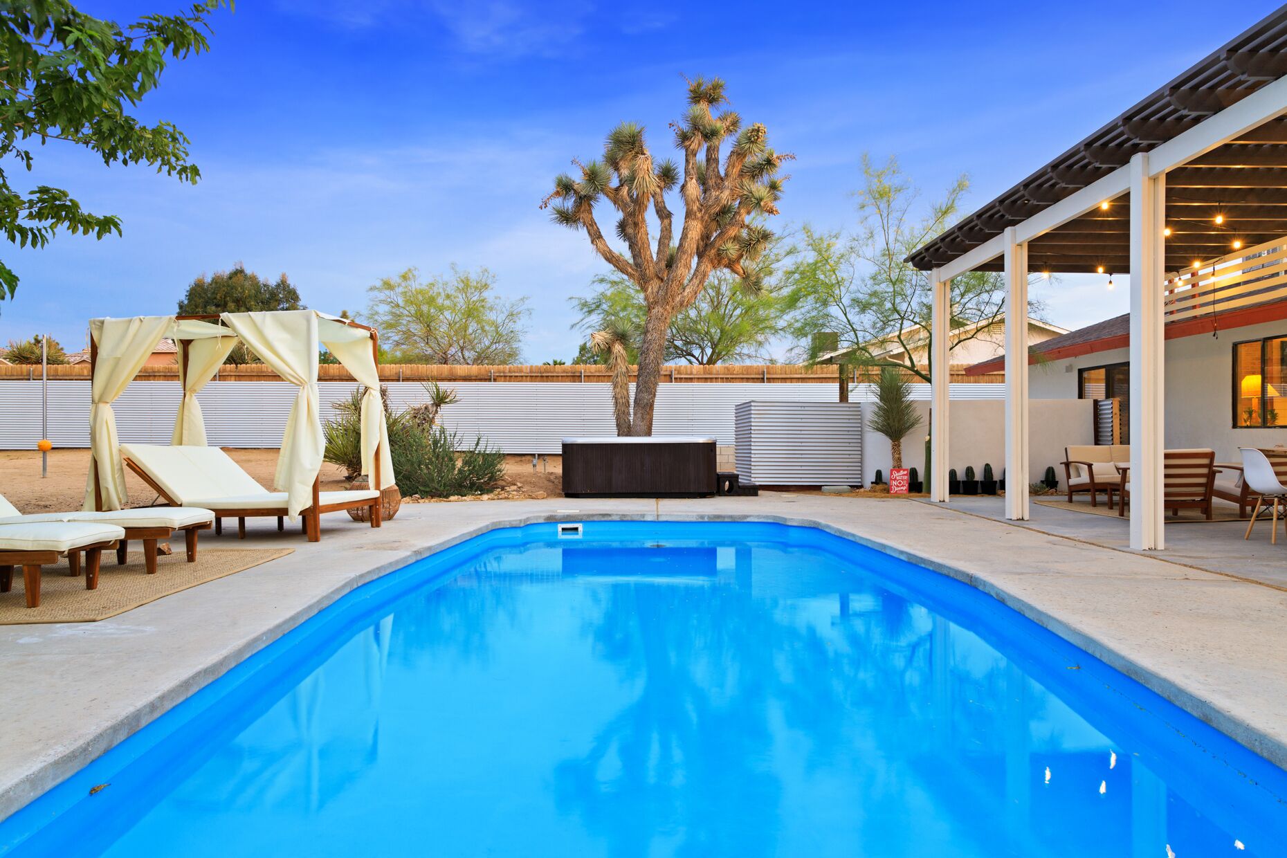 🌵Casa Coyoacan w/Pool, Hot Tub, Cabana Beds, Fire Pit & Way More!🌵
