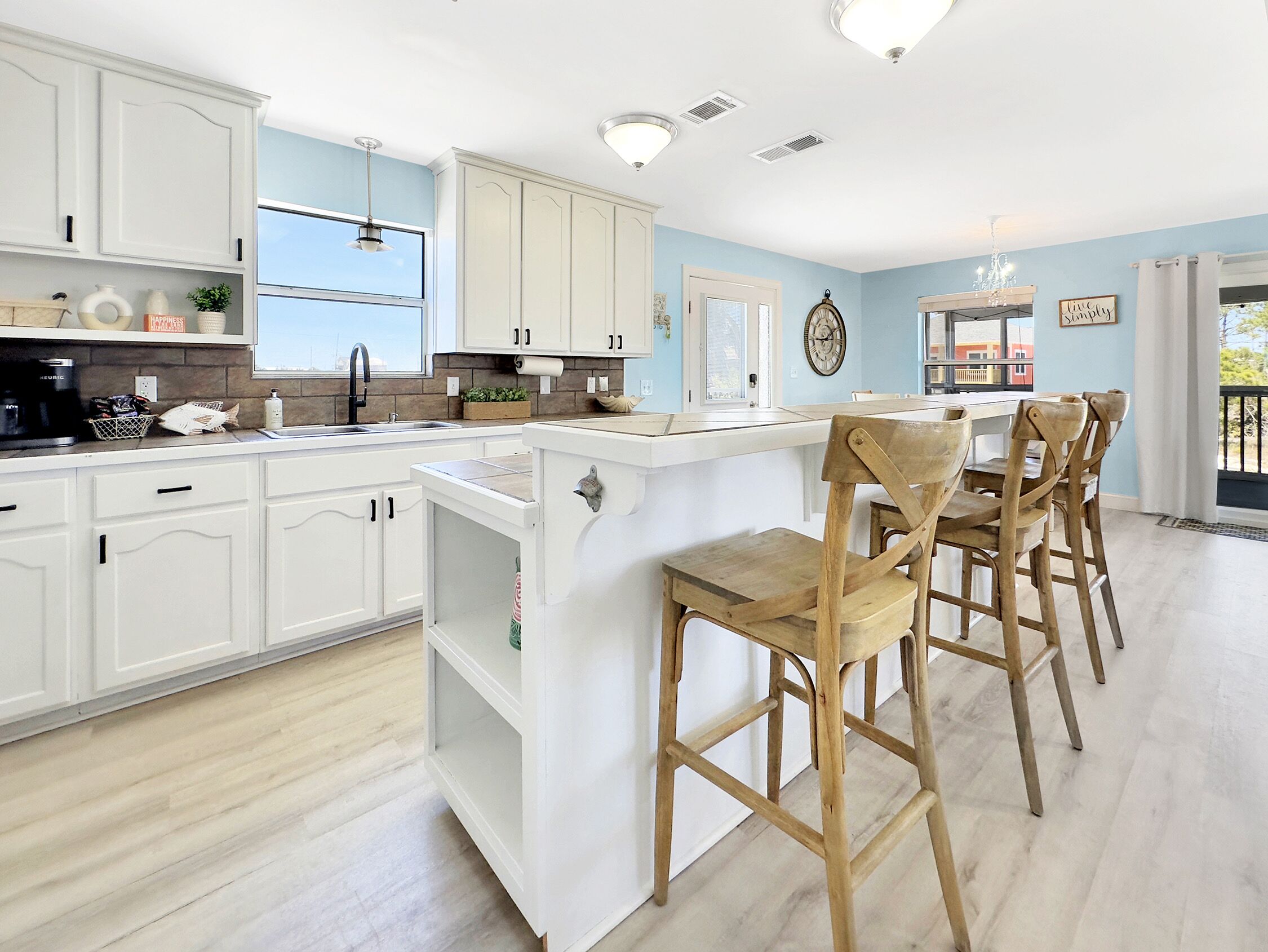 雪櫃、微波爐、焗爐、爐具