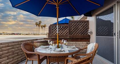 Bay View 3 by AvantStay | Beachfront Home w/ Dining Patio | Mission Beach