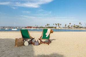 On the beach - Bay View 3 by AvantStay | Beachfront Home w/ Dining Patio | Mission Beach (San Diego)