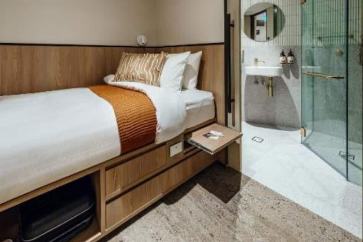 1 bedroom, desk, free WiFi, bed sheets