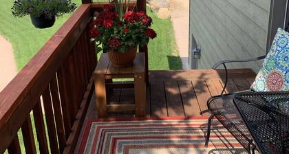 Private guest house in the pines