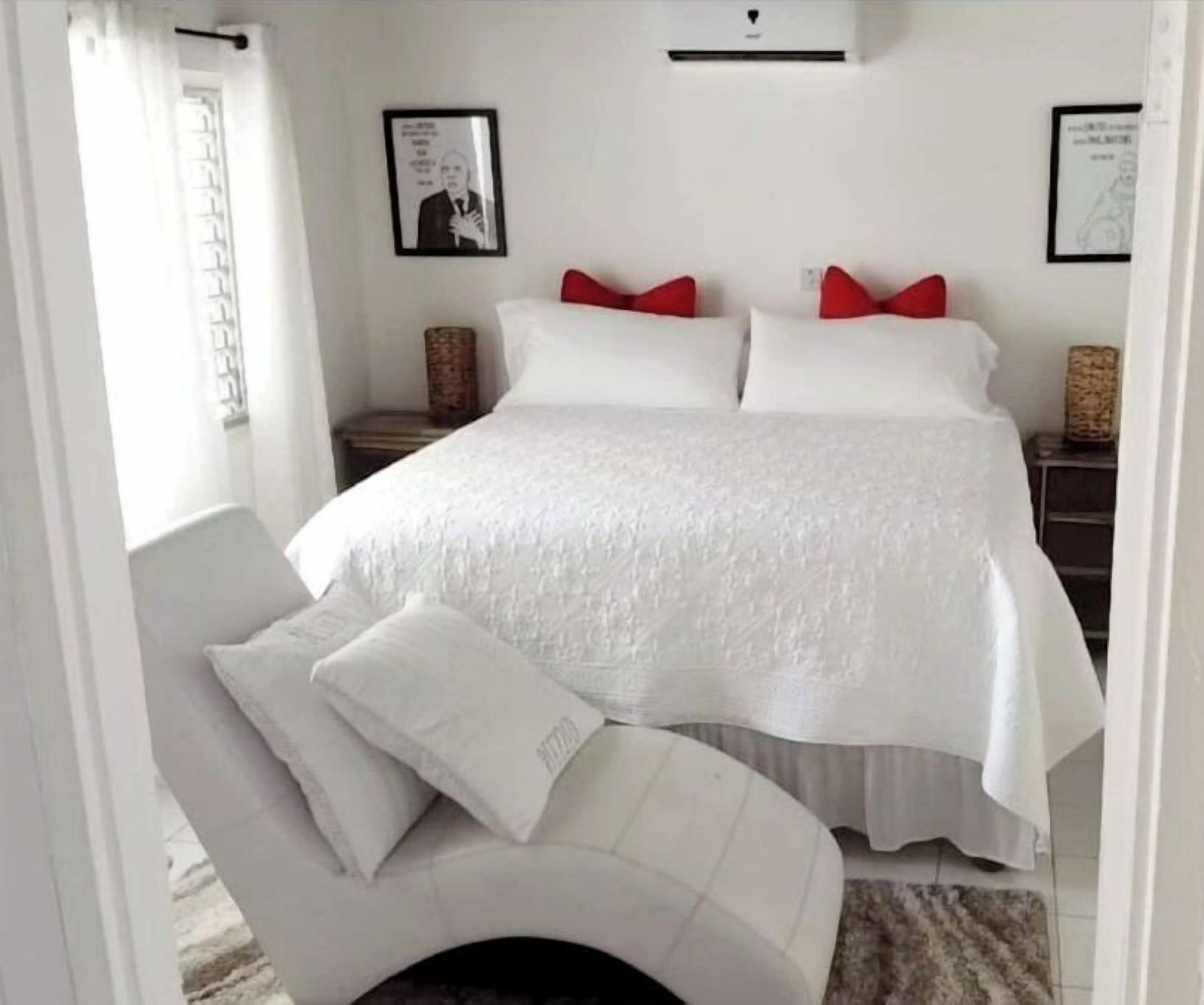 3 bedrooms, desk, iron/ironing board, free WiFi