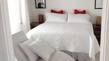 3 bedrooms, desk, iron/ironing board, free WiFi